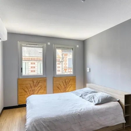 Des Postes 1 Apartment